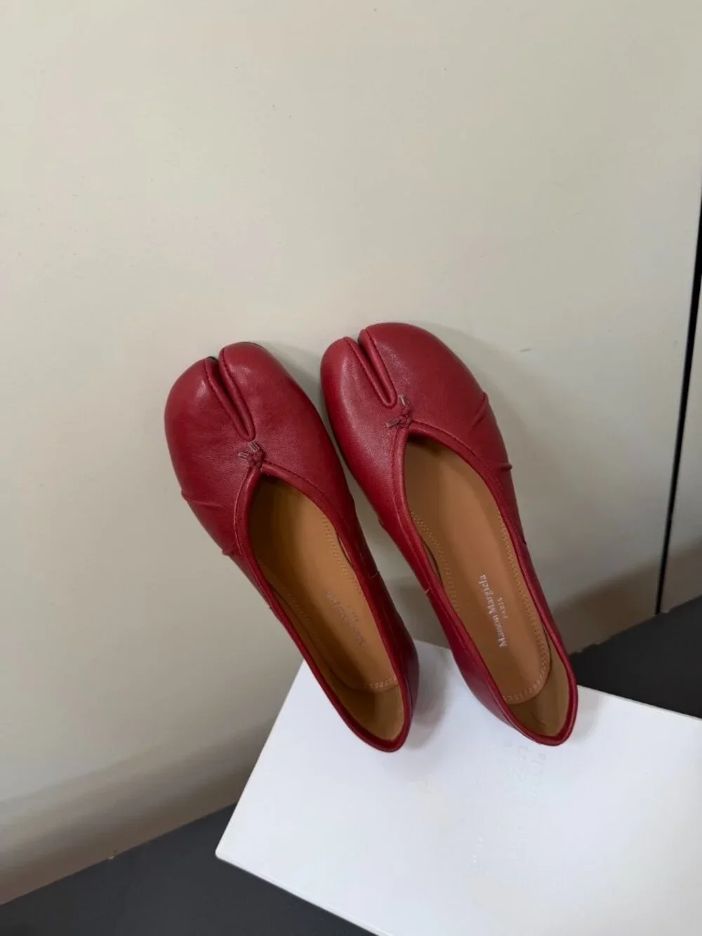 Maison Martin Margiela Tabi Ballet Flats - Picture 5 of 9